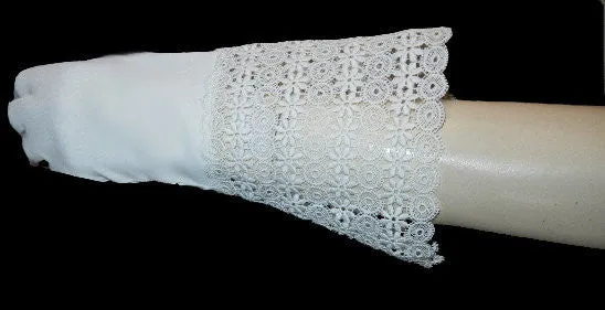 ELEGANT VINTAGE ‘50s / EARLY ‘60s HEAVY EMBROIDERED LACE CUFF GAUNTLET GLOVES - NEW OLD STOCK WITH TAGS