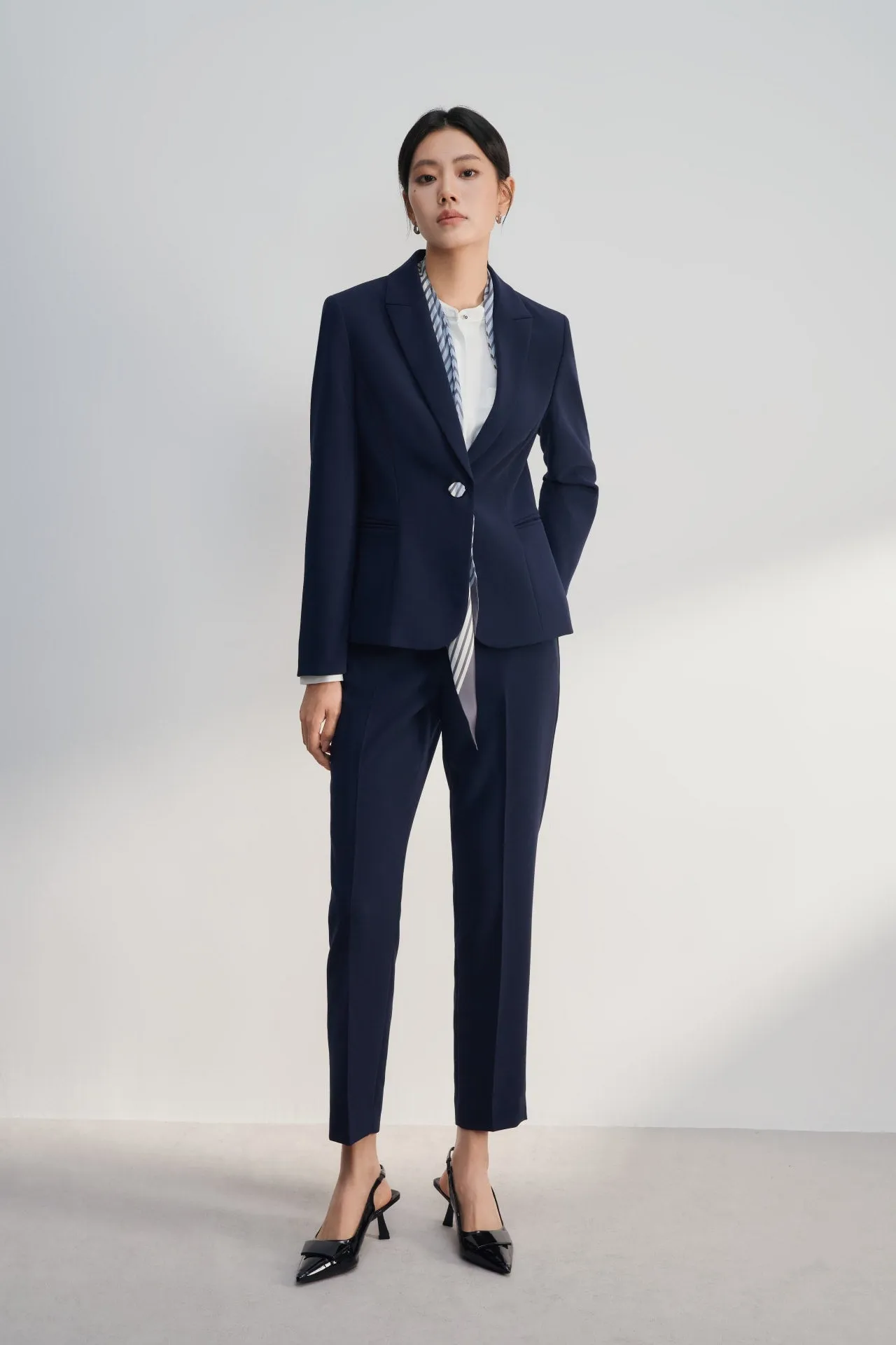 Multi-Way Stretch Suit Blazer With Scarf