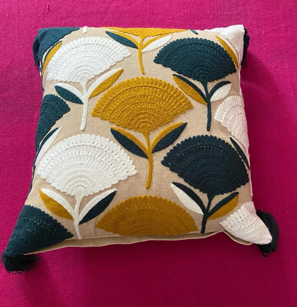 Pom Pom cushion